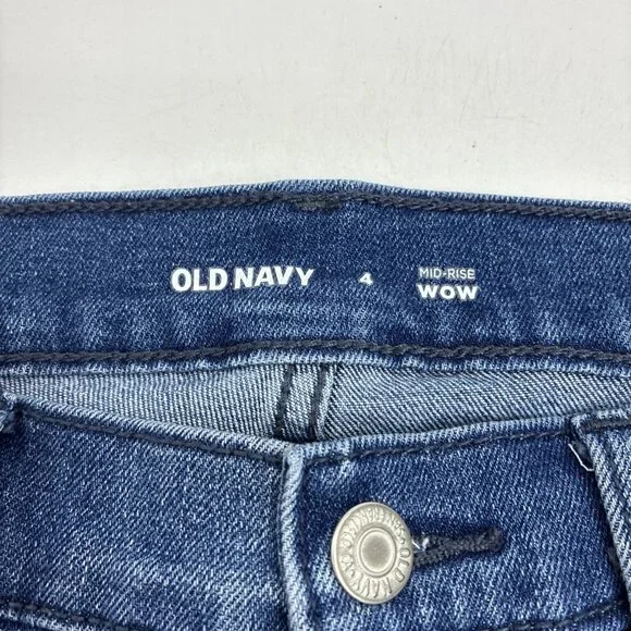Old Navy Women’s 4 Mid Rise Wow Denim Jean Shorts Blue Cuffed Stretch Casual - Picture 2 of 5